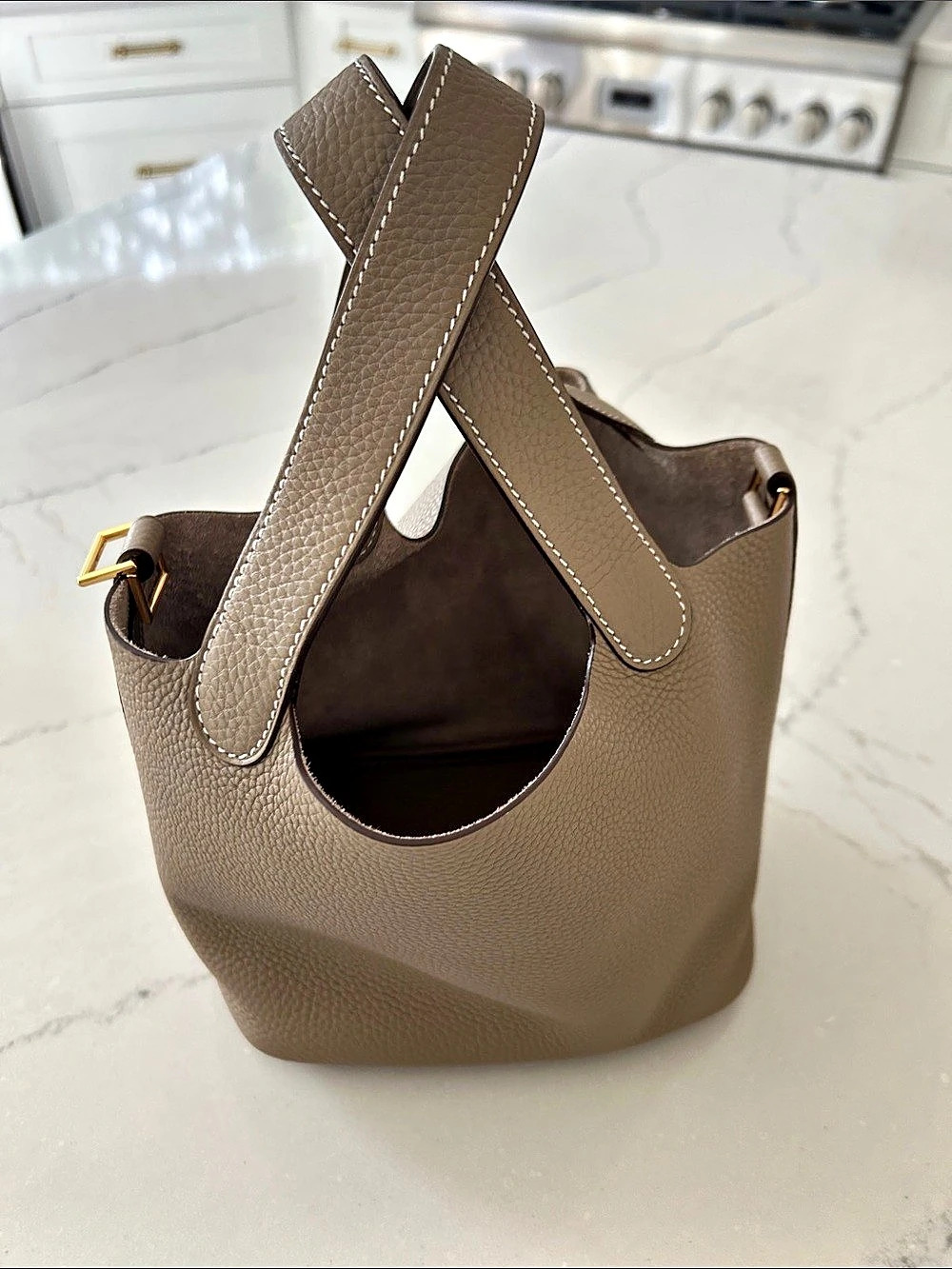 Bucket bag